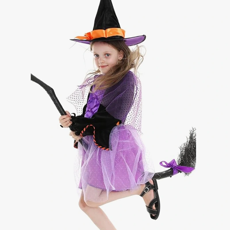 Koulun Halloween-juhlien noitaasu ja terävä hattu
